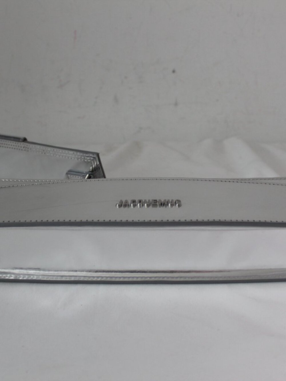 Jacquemus Silver Patent Leather Shoulder Bag Zip Top - Picture 7 of 14